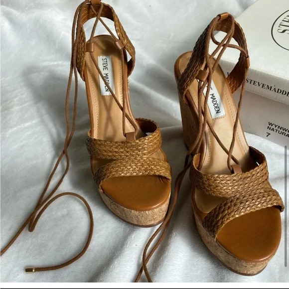 Steve Madden Wynwood brown/tan Raffia Ankle Strap Wedge Sandals 8 - Picture 3 of 8